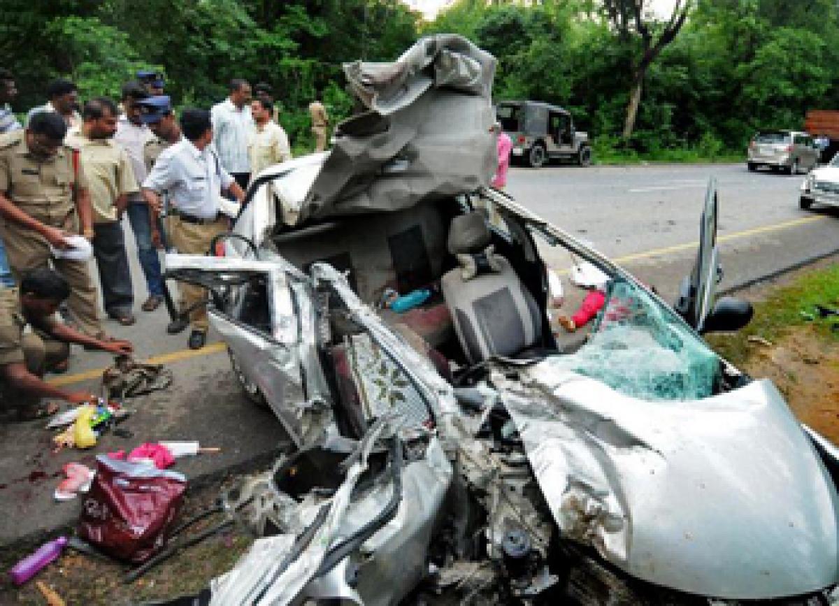 Six Tirumala pilgrims killed in Chittoor road mishap